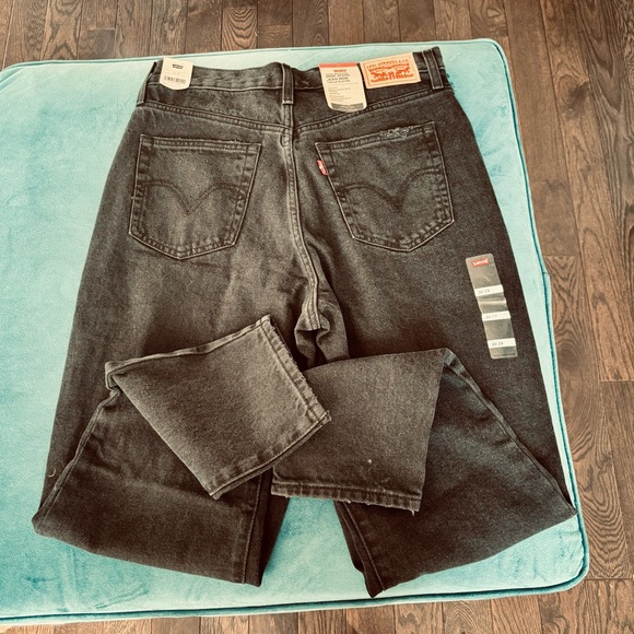 Levi's Women's High Rise Tapered Leg Mom Jeans - Black 30-29 - Picture 2 of 12